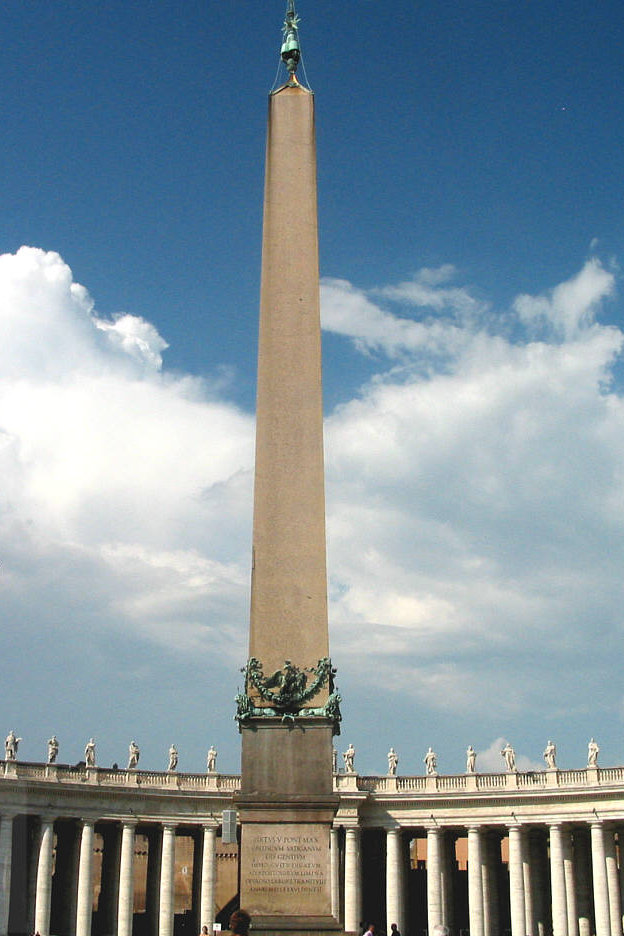 Vatican_Piazza_San_Pietro_Obelisk